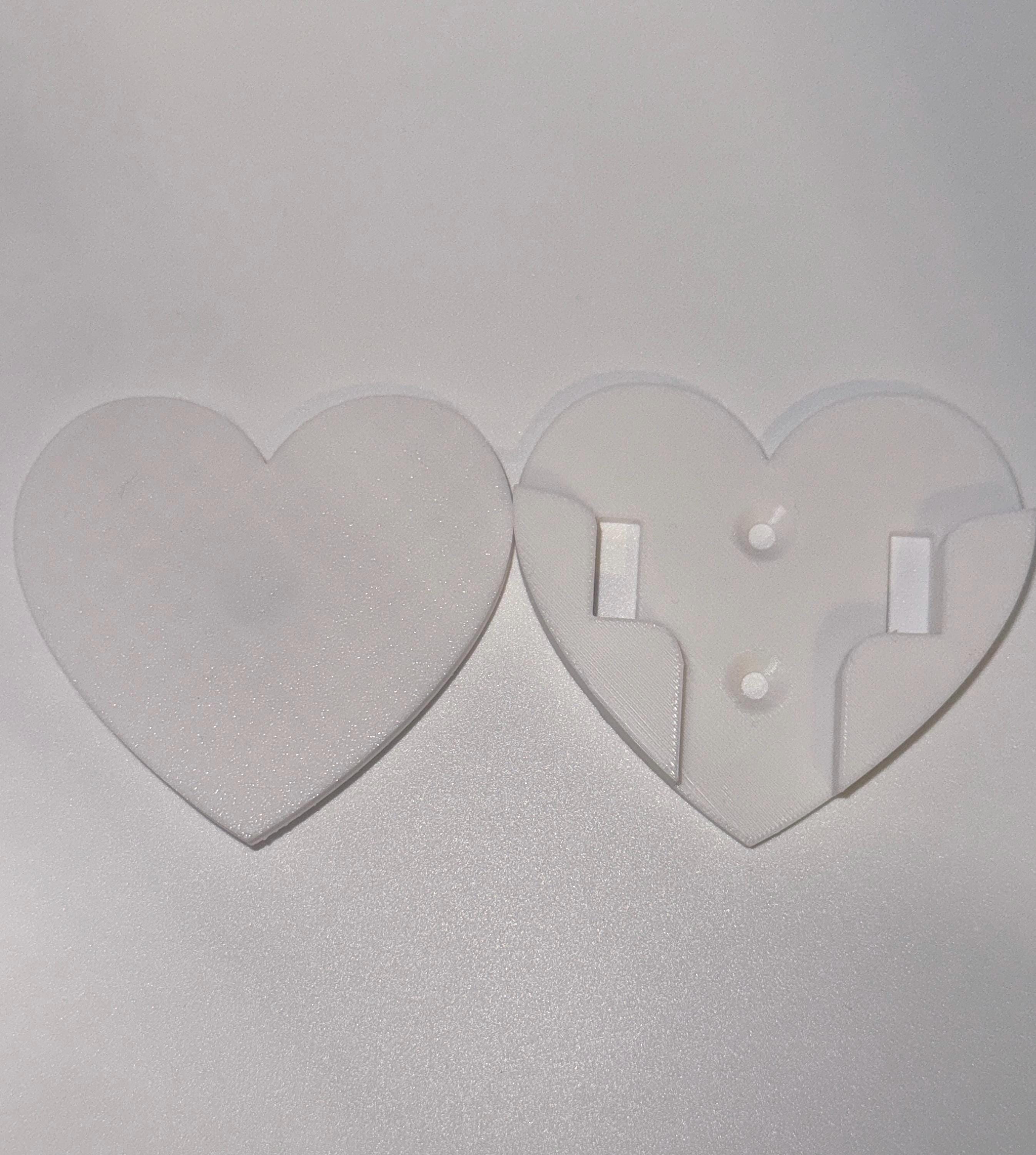Wall Mounted Heart KPOP Picket Holder